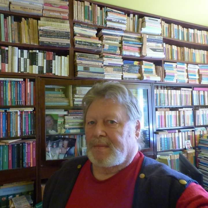 Prof. Constantin Voinescu: "Tot mai puțini cititori veritabili ai unor tot mai puțini poeți autentici"